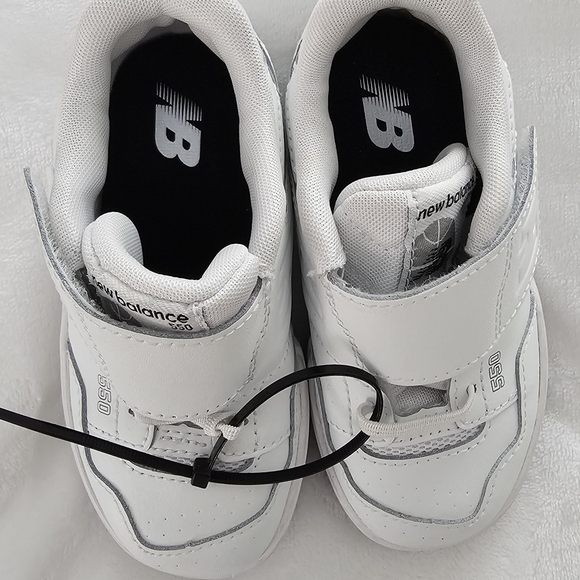 New Balance Kids 8 White Sneakers - Picture 4 of 6
